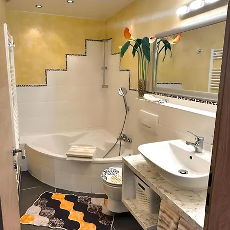 Wellness Szymecki- Sauna & Whirpool Bei Heidelberg * Schonau (Rhein-Neckar-Kreis)